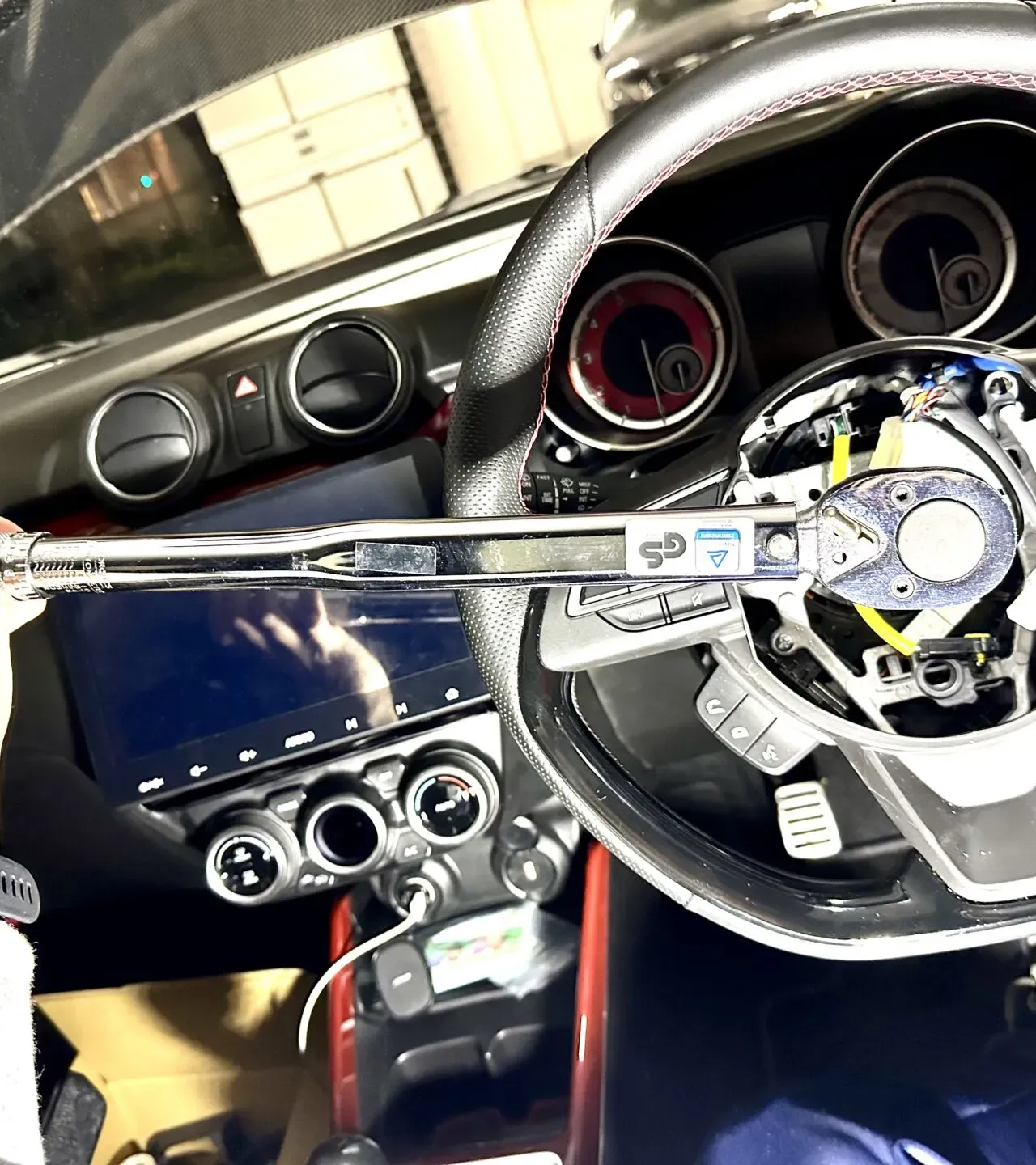 WORKS BELLステアリングスイッチ移設キットでハンドル交換取り付け方法 - 画像11