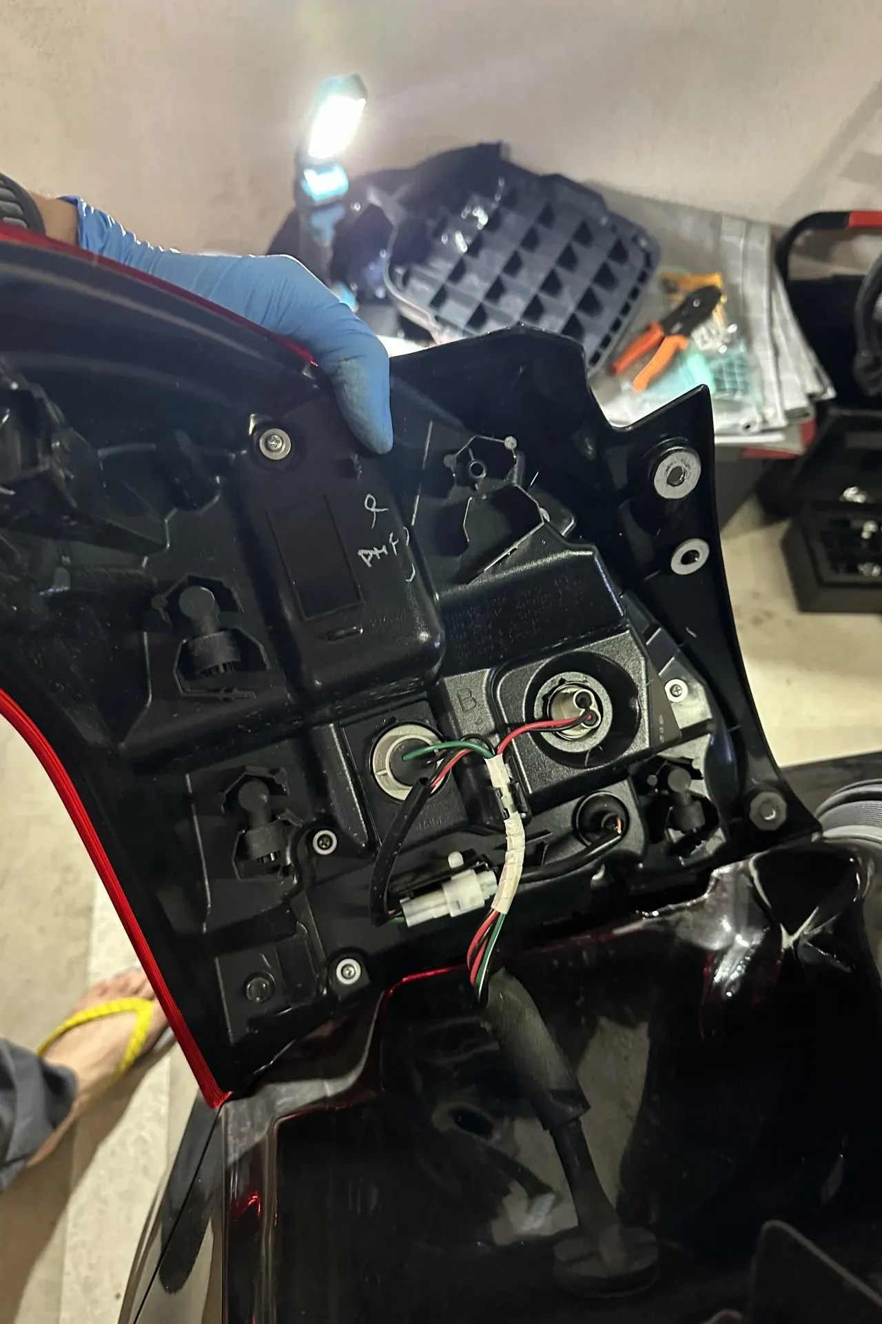 ZC33Sのバックランプ(後退灯)をLED電球に交換する方法 - 画像5