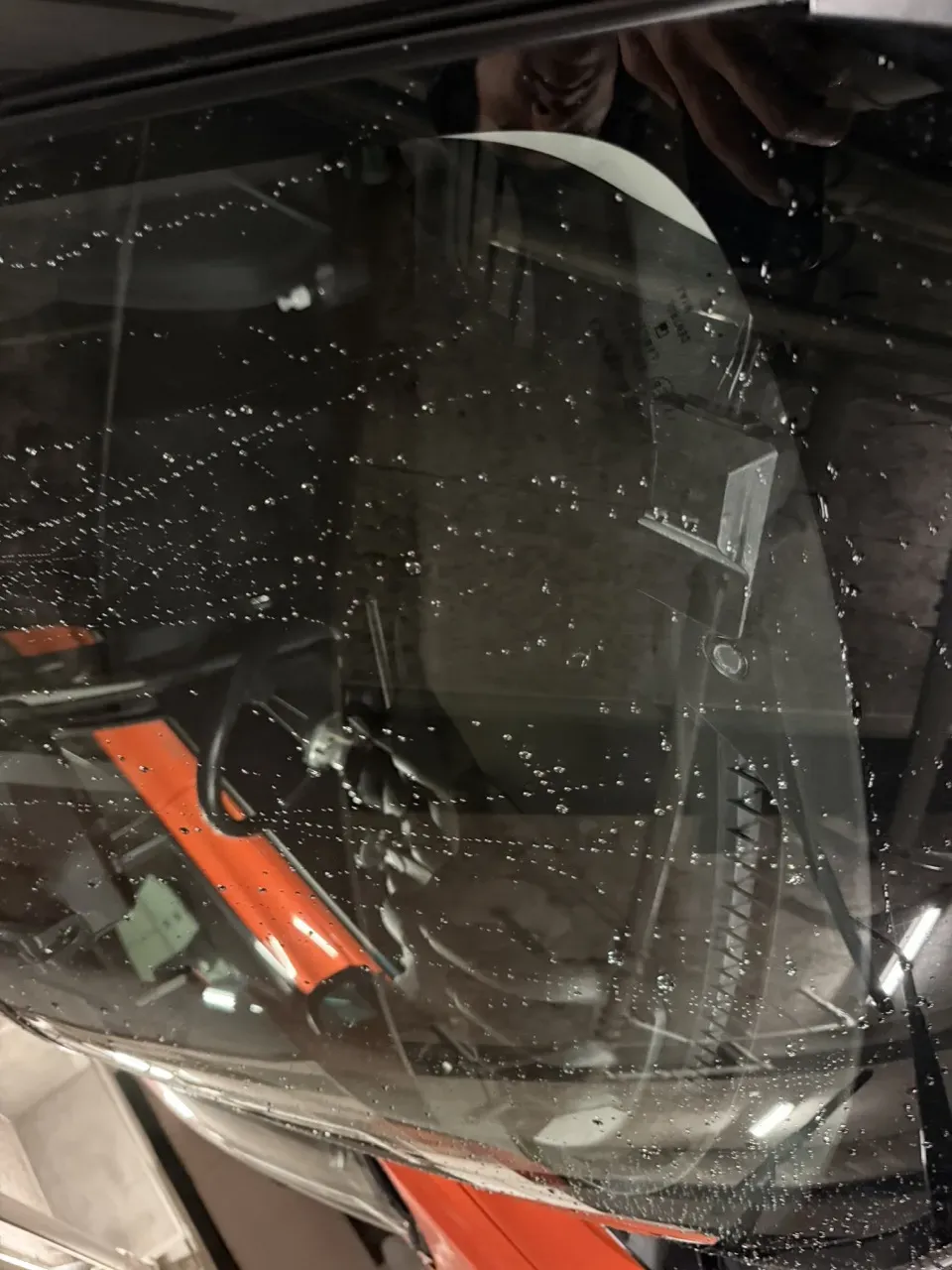 スイフトスポーツ(ZC33S)のガラス撥水をキイロビンGOLDでリセット - 画像1